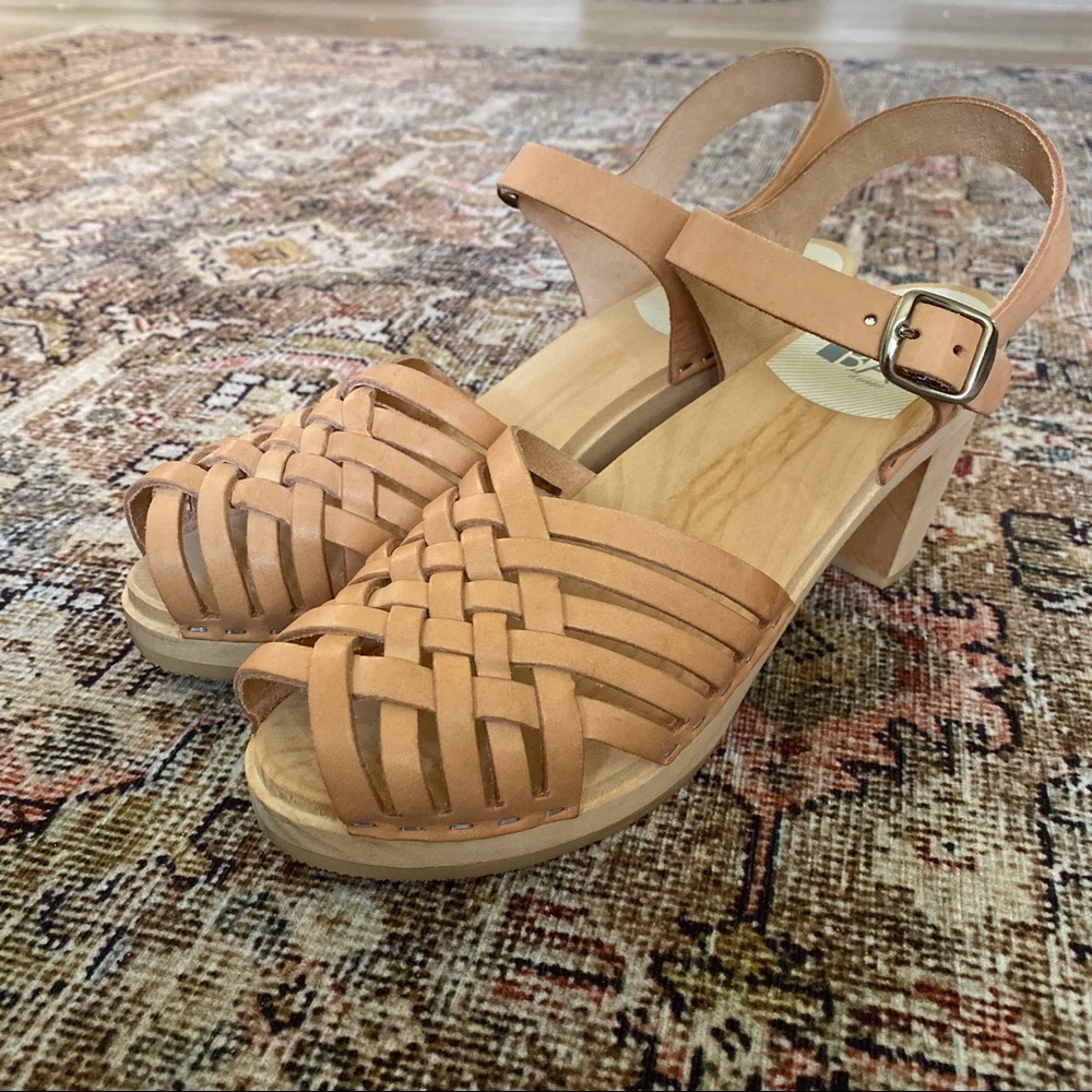 Maguba Barcelona Nude Sandals Clogs